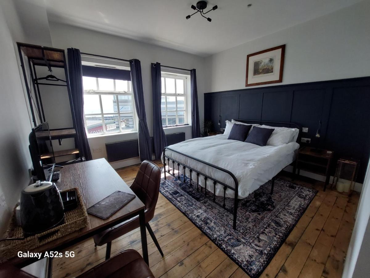 סיהאם Londonderrys Bar And Accommodation מראה חיצוני תמונה