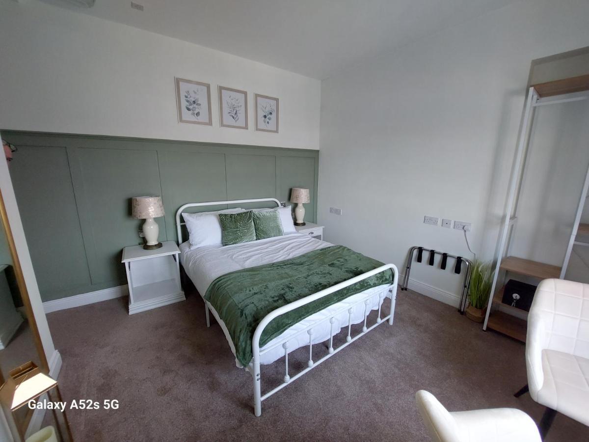סיהאם Londonderrys Bar And Accommodation מראה חיצוני תמונה