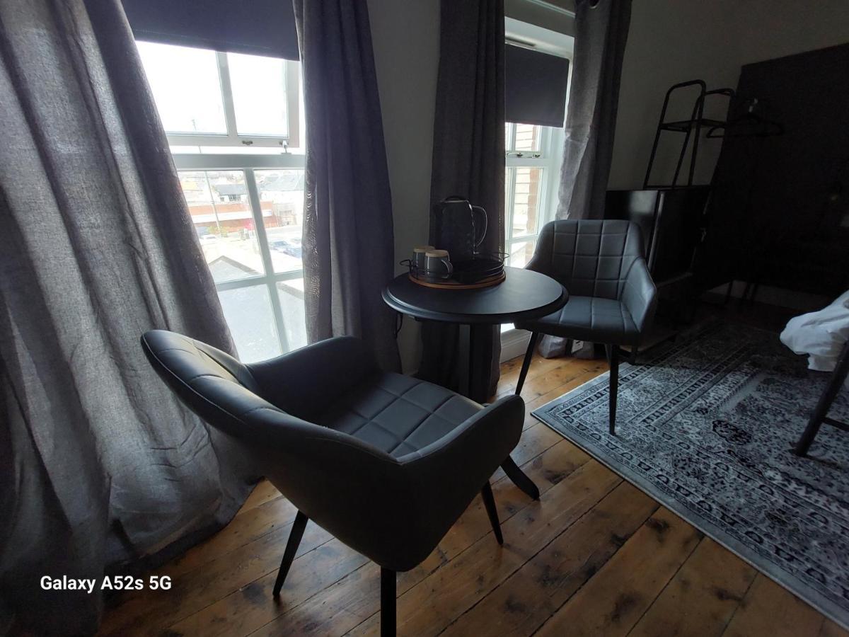 סיהאם Londonderrys Bar And Accommodation מראה חיצוני תמונה